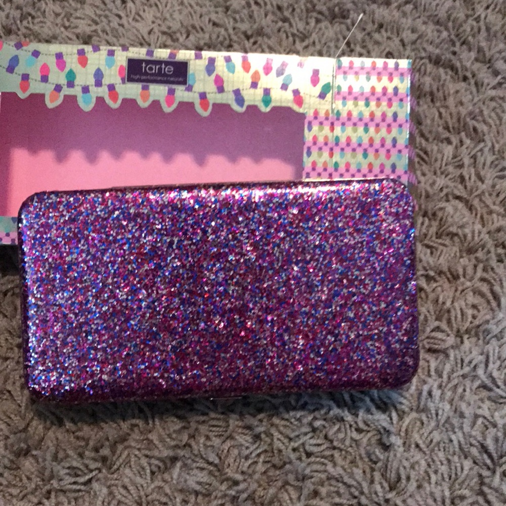 Tarte clutch with makeup limited Edition